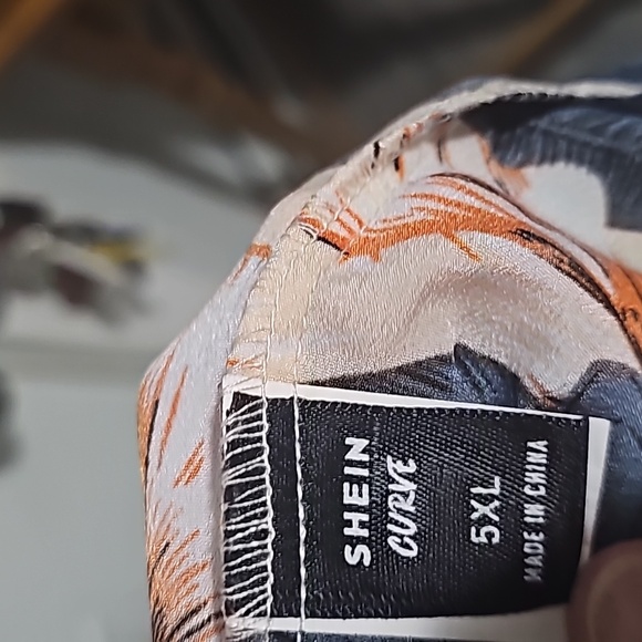 Gourgous brand new shein tank for summer - Picture 7 of 9